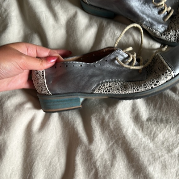 Un tour en ville brogue shoes - Picture 2 of 3